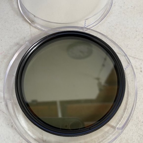 Hoya 77mm Variable Density Screw-in Filter (NEW) - Picture 2 of 9